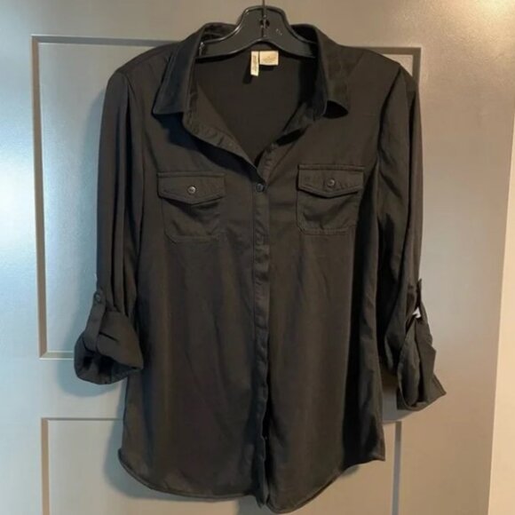 Black Passport Medium Button-Up Shirt by Silver Icing - Picture 1 of 3